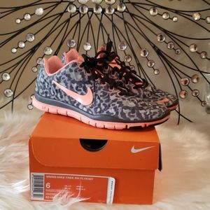EUC Nike Free leopard print size 6